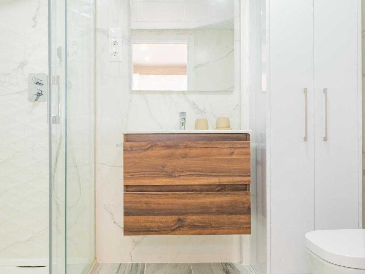 Cubo'S Apartamento Atocha With Optional Parking Malaga Exterior photo