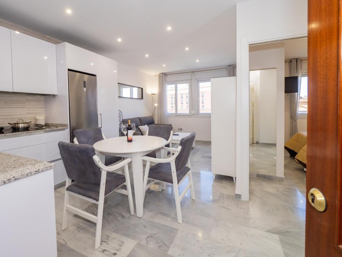 Cubo'S Apartamento Atocha With Optional Parking Malaga Exterior photo